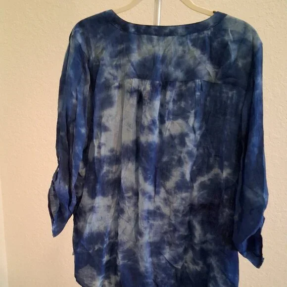 Faded Glory Blue & White Tie Dye V-Neck Top - Picture 2 of 5